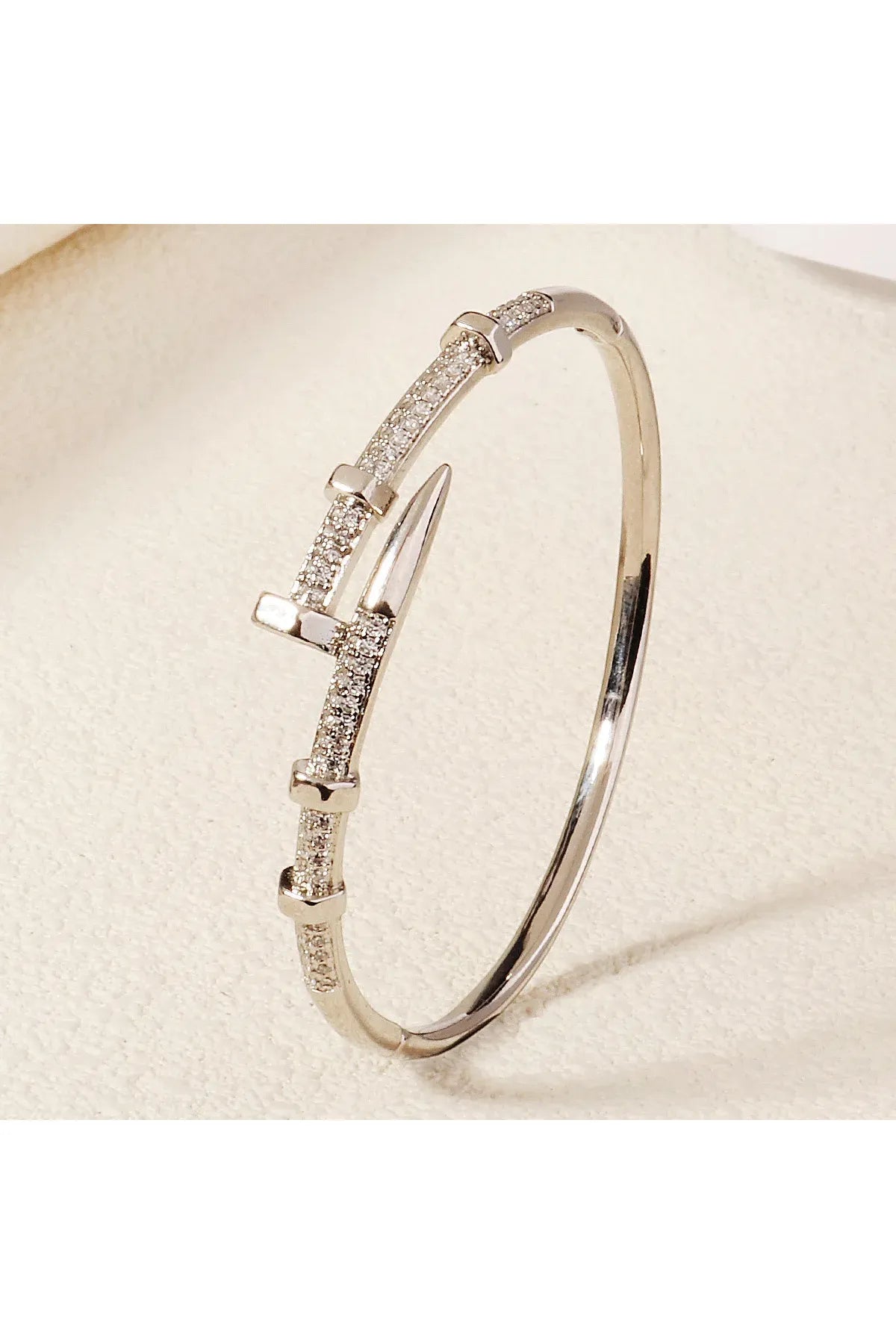 Zirkon Armreif – Eleganter offener Damen-Armreif