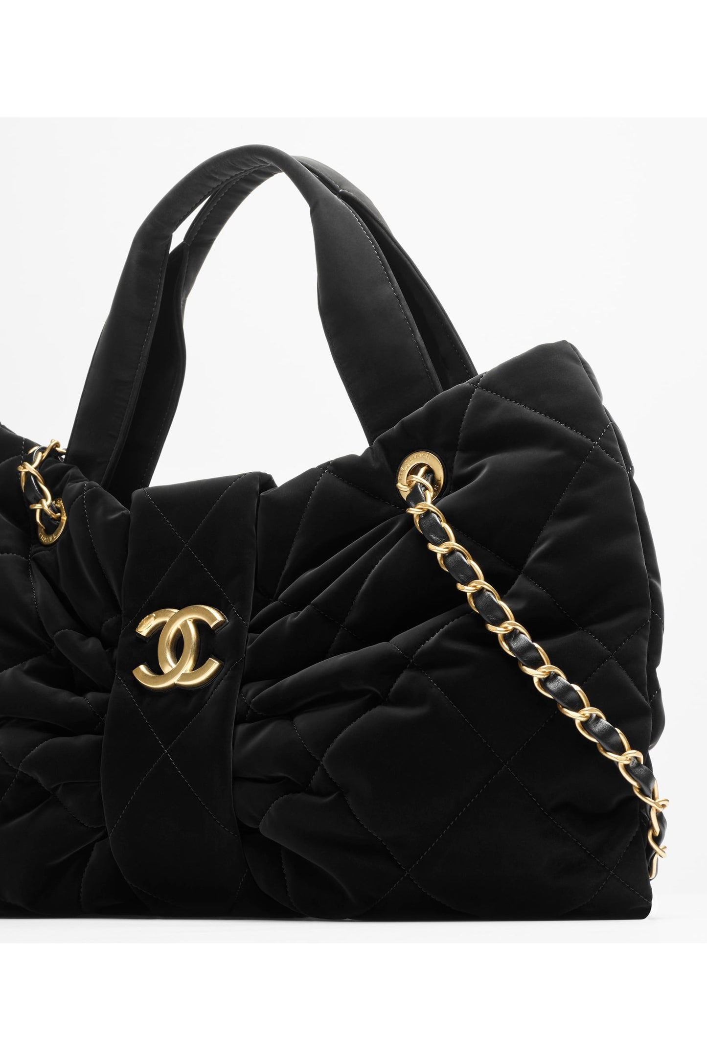 NORA Bag – Timeless Elegance