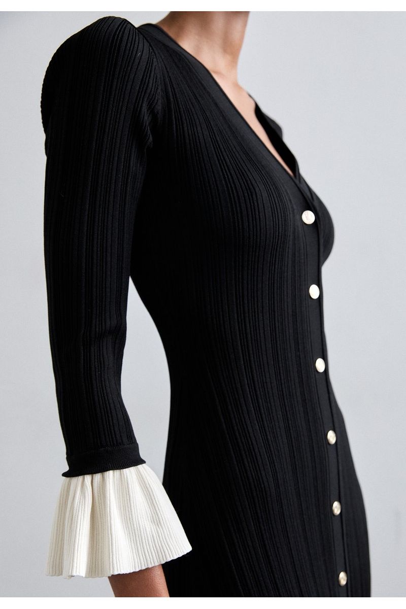 NIA - Elegantes Damenkleid – Feminine Silhouette & Stilvoller Look