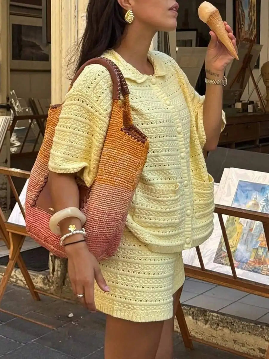 Sommer-Strickanzug für Damen, zweiteilig, mit Aussparungen, kurzärmelig, einreihig, Oberteil und Shorts, Strandurlaub
