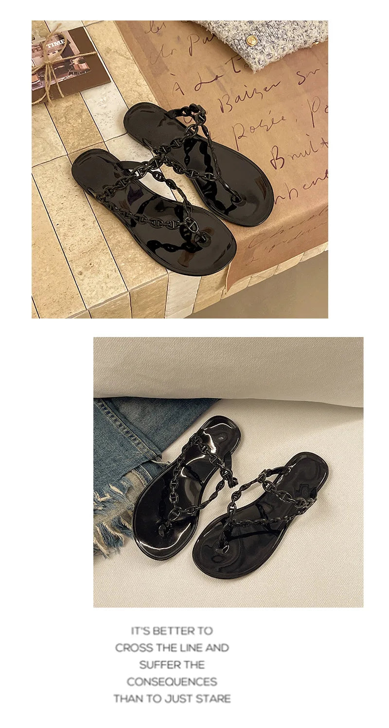 Anti-Slip Flat Sandals Women's Outdoor Beach Slippers Crystal Rhinestone Thong Slippers PVC Material Comfortable Casual Shoes