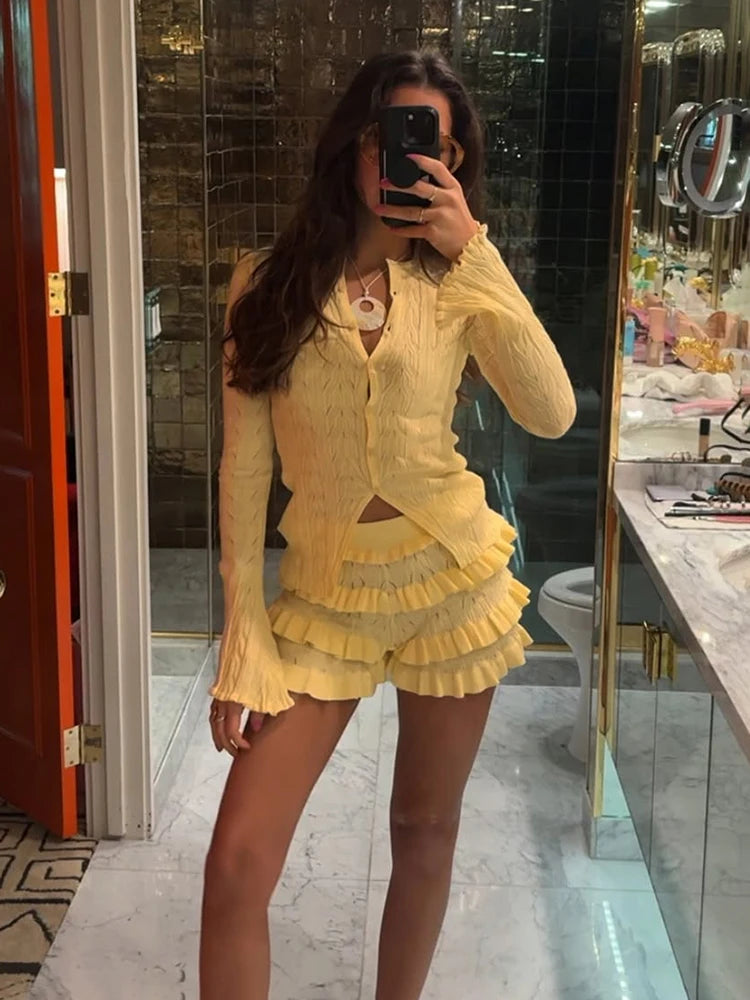 TARXUXY Strickjacke Shorts Anzug frauen Langarm Sexy Hohl Top Mode Dünne Shorts Rüschen Splice Weibliche Shorts Sets