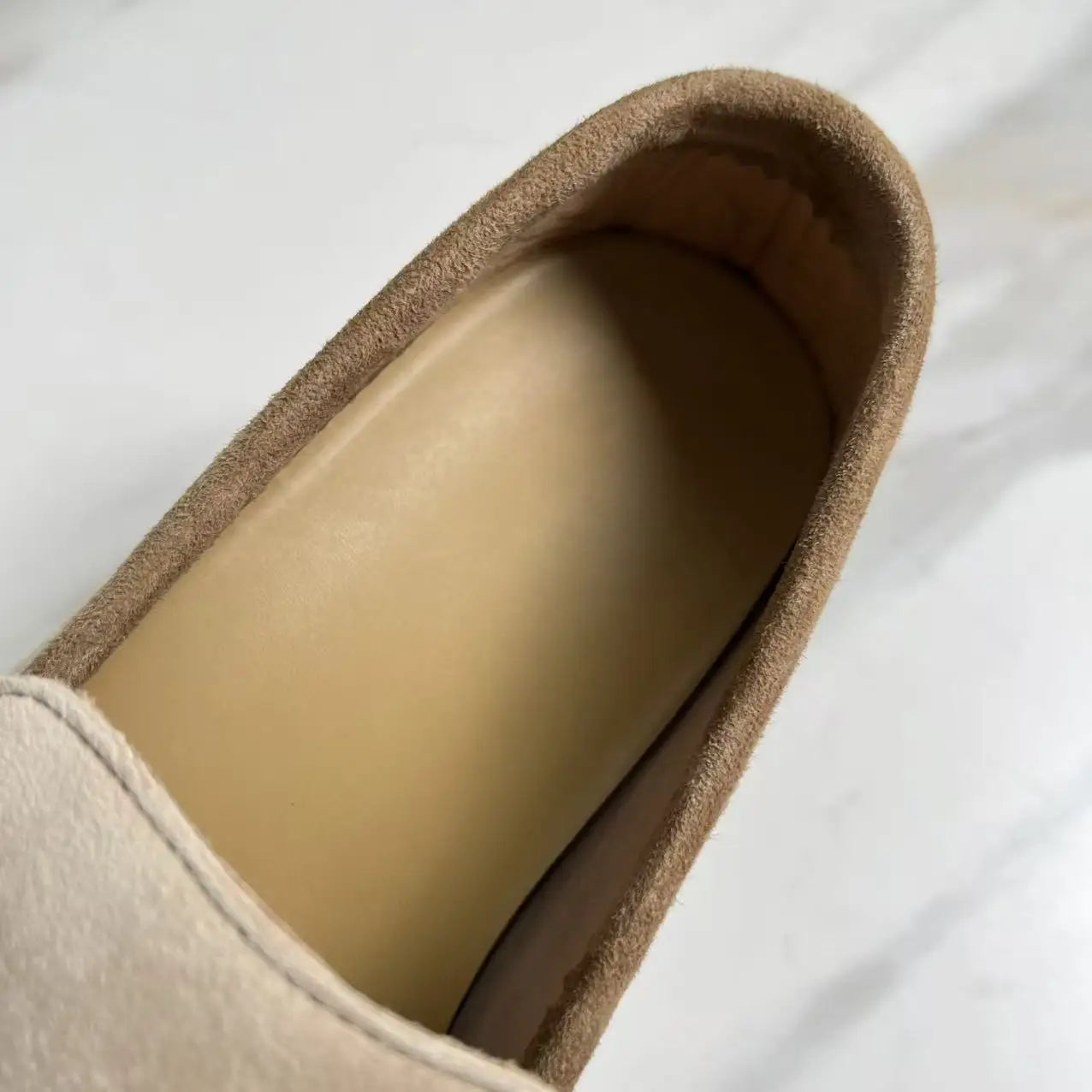 Klassische High-Top LP Loafer mit weicher Sohle, Slip-On-Schuhe, Metallschnalle, Quastendetails, lässige runde Zehenpartie, Leder-Flats