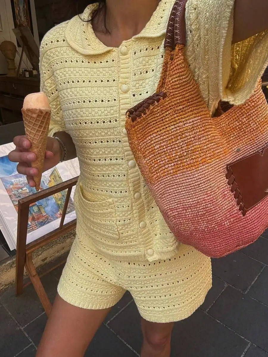 Sommer-Strickanzug für Damen, zweiteilig, mit Aussparungen, kurzärmelig, einreihig, Oberteil und Shorts, Strandurlaub