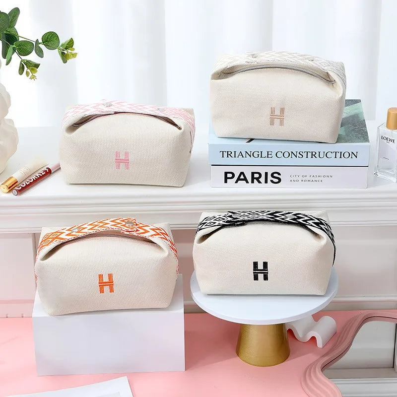Portable Travel Cosmetic Bag Large Capacity Handheld Toiletry Bag Luxury Canvas Foldable Storage Bag for Makeup And Travel