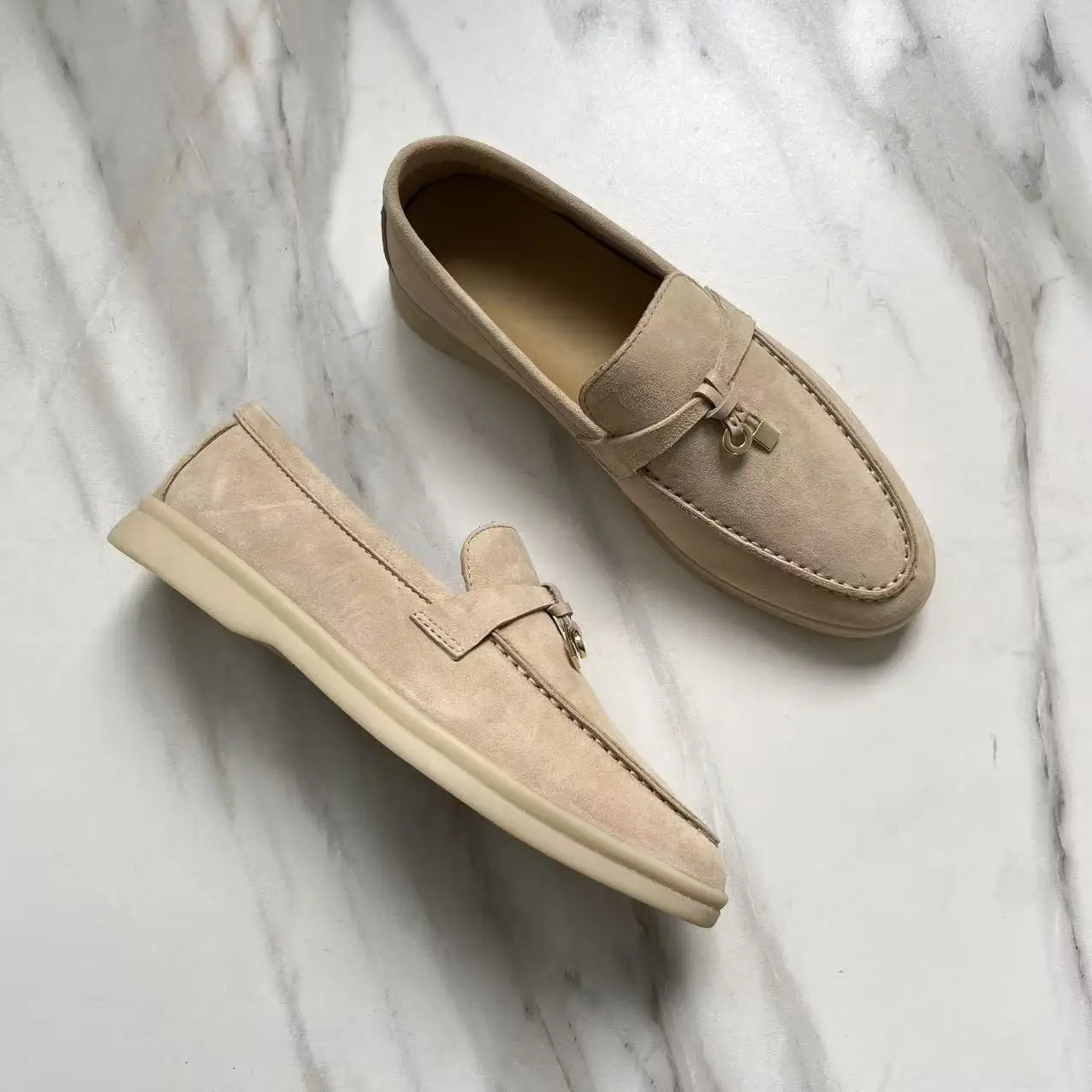 Klassische High-Top LP Loafer mit weicher Sohle, Slip-On-Schuhe, Metallschnalle, Quastendetails, lässige runde Zehenpartie, Leder-Flats