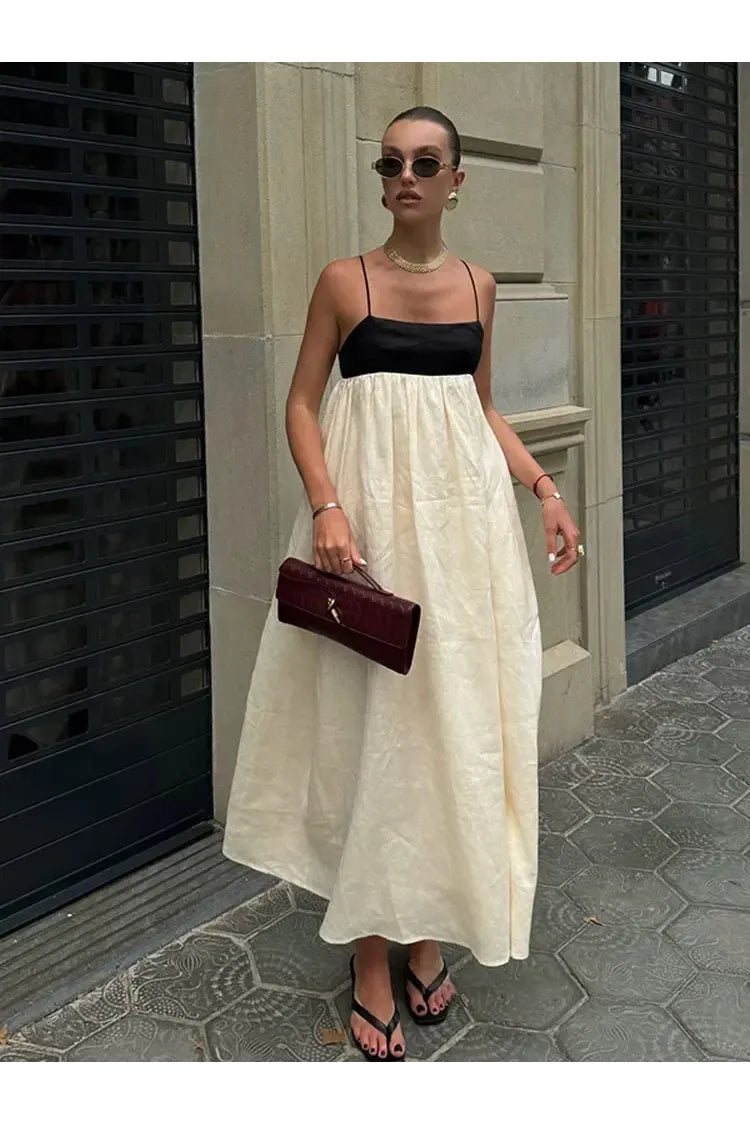 Besellics Noir Écru Maxi Dress