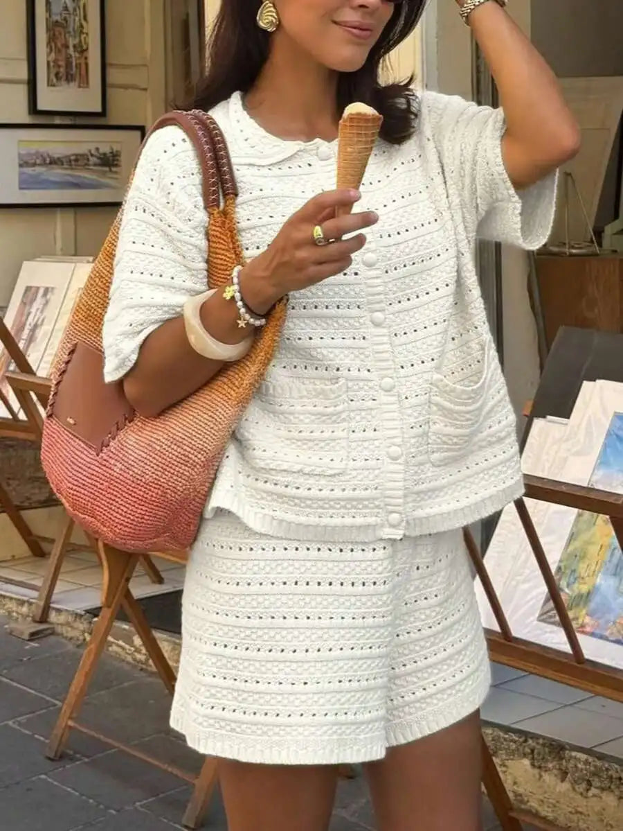 Sommer-Strickanzug für Damen, zweiteilig, mit Aussparungen, kurzärmelig, einreihig, Oberteil und Shorts, Strandurlaub
