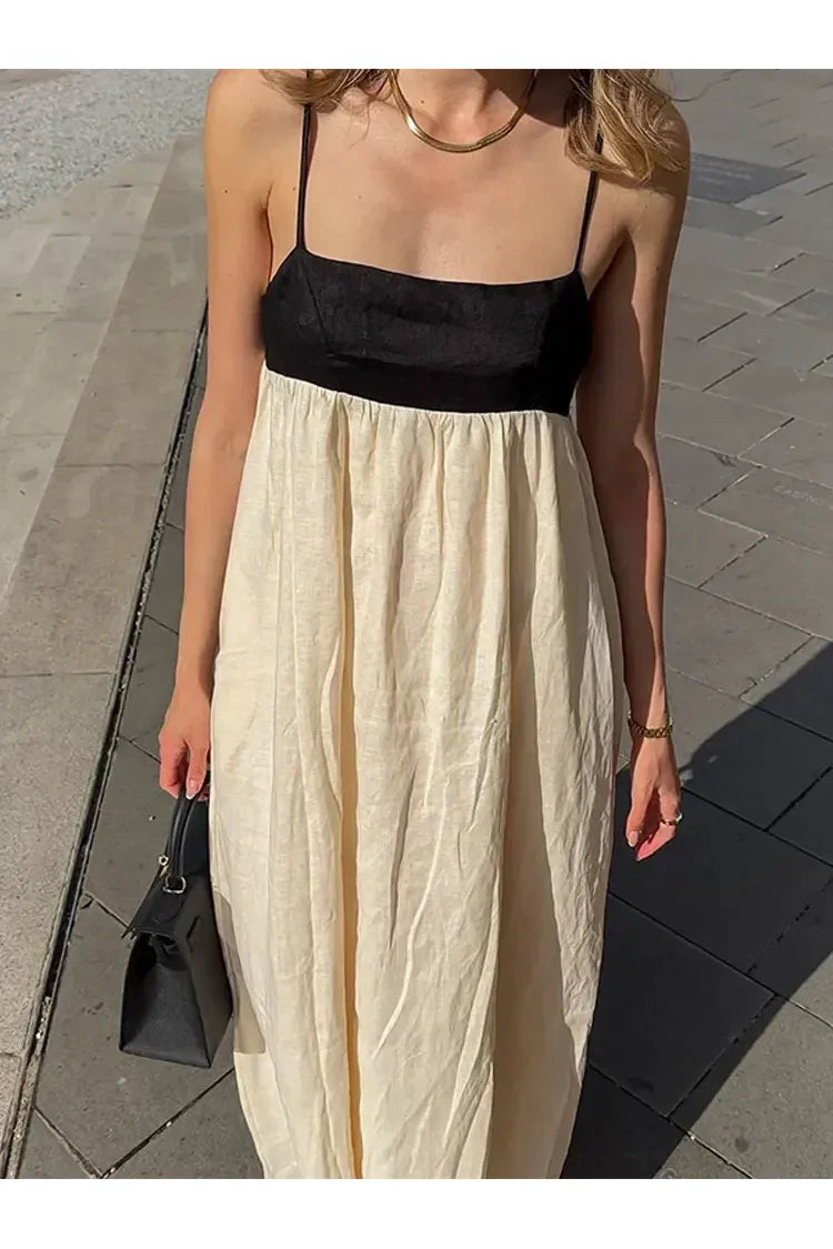 Besellics Noir Écru Maxi Dress