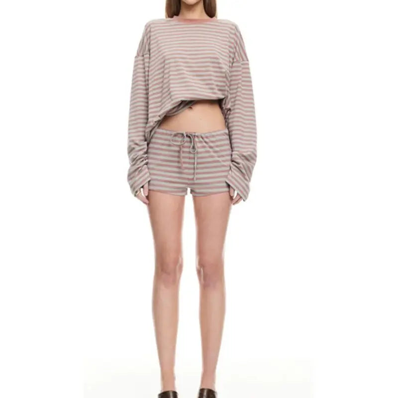 Combhasaki 2-teiliges gestreiftes Loungewear-Outfit-Set für Damen, langärmelig, Rundhalsausschnitt, lockeres Pullover-Shirt + Shorts mit Kordelzug, Trainingsanzüge