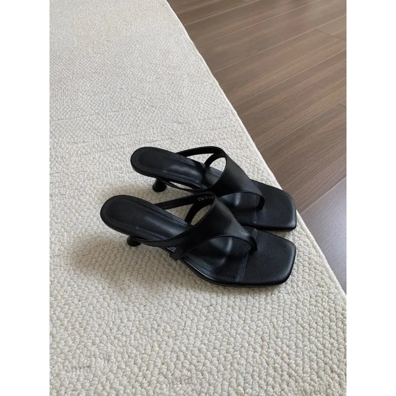 Retro Temperament Minimalist Toe-in Stiletto Sandals for Women Outside Flip-On Slippers Versatile High-Heeled Sandals