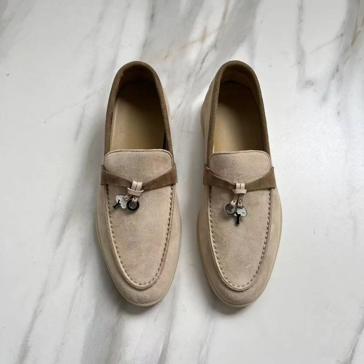 Klassische High-Top LP Loafer mit weicher Sohle, Slip-On-Schuhe, Metallschnalle, Quastendetails, lässige runde Zehenpartie, Leder-Flats