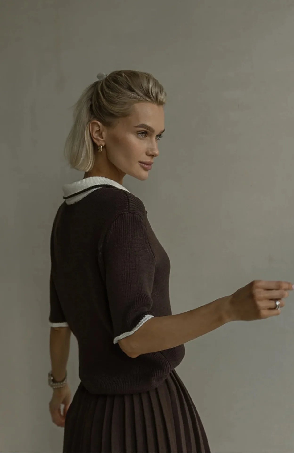 Lässiges Strick-Set mit einfarbigem Pullover und kurzem Rock für Damen, Frühling/Herbst, bequemer Street-Style, Polyester-Gewebe