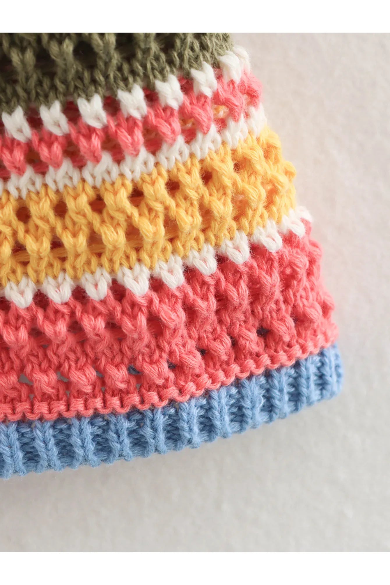 Frauen Patchwork Gestreiften Aushöhlen Häkeln Gestrickte Crop Pullover Shorts Set Kurzarm Polo Kragen Pullover Stricken Shorts Anzug Y2K