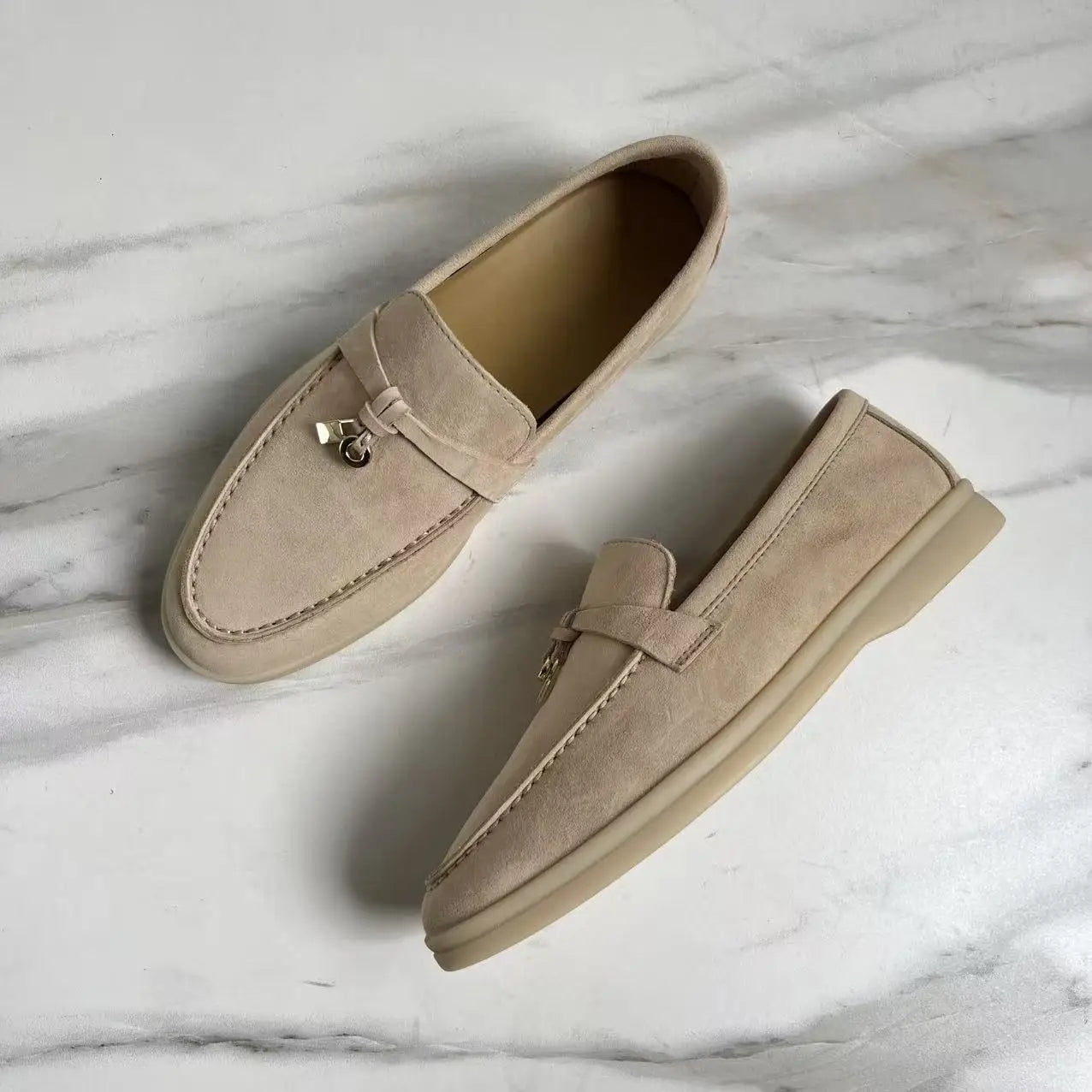 Klassische High-Top LP Loafer mit weicher Sohle, Slip-On-Schuhe, Metallschnalle, Quastendetails, lässige runde Zehenpartie, Leder-Flats