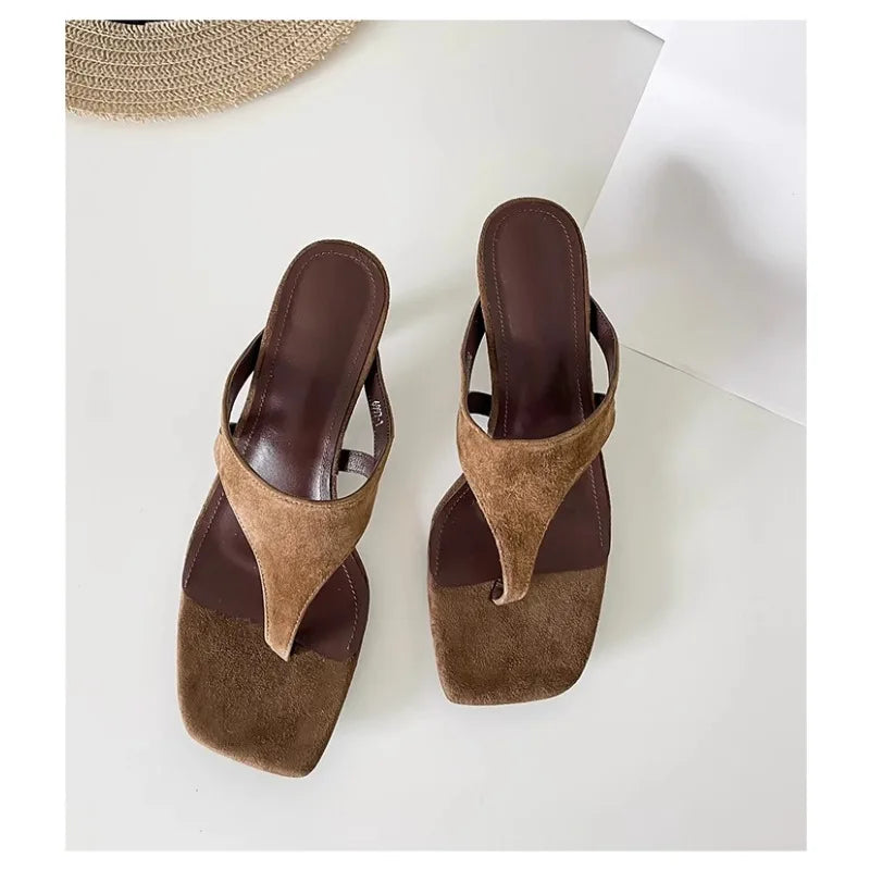 Retro Temperament Minimalist Toe-in Stiletto Sandals for Women Outside Flip-On Slippers Versatile High-Heeled Sandals