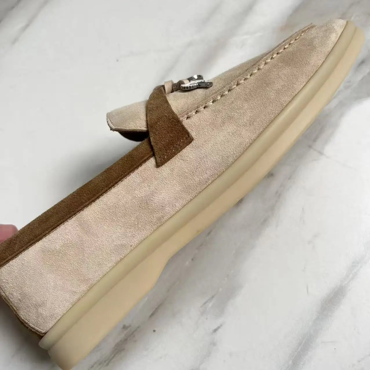 Klassische High-Top LP Loafer mit weicher Sohle, Slip-On-Schuhe, Metallschnalle, Quastendetails, lässige runde Zehenpartie, Leder-Flats