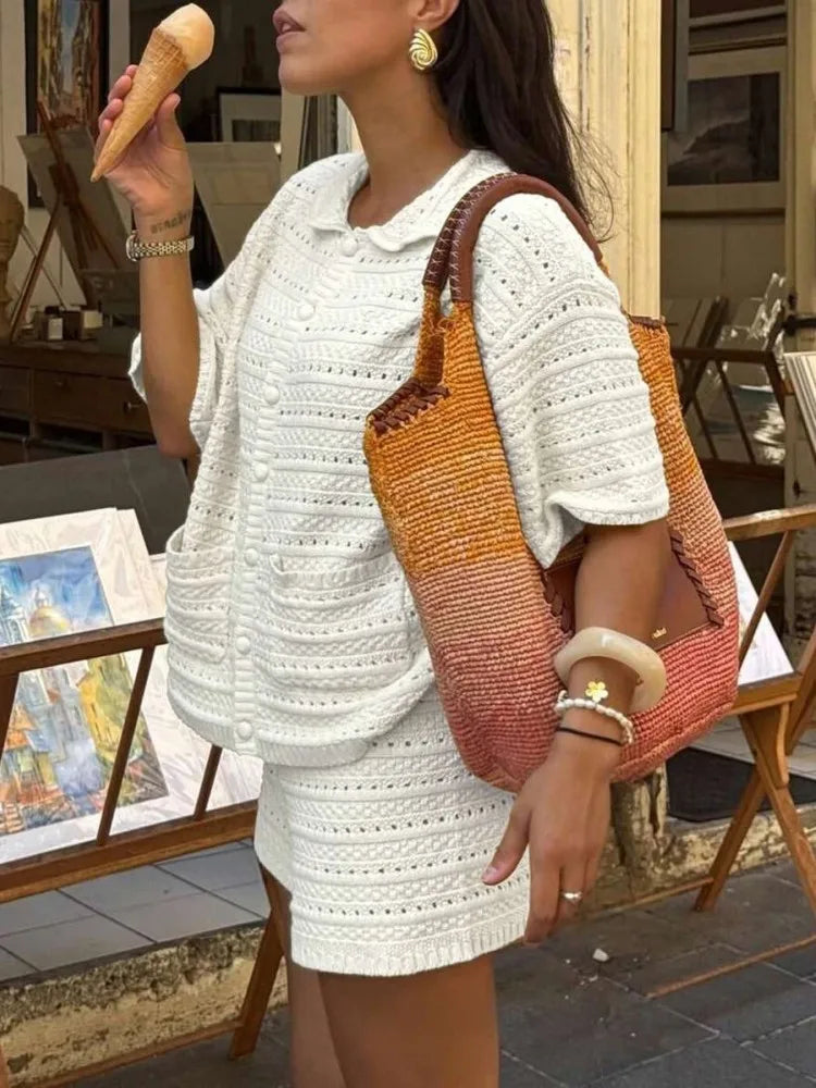 Sommer-Strickanzug für Damen, zweiteilig, mit Aussparungen, kurzärmelig, einreihig, Oberteil und Shorts, Strandurlaub