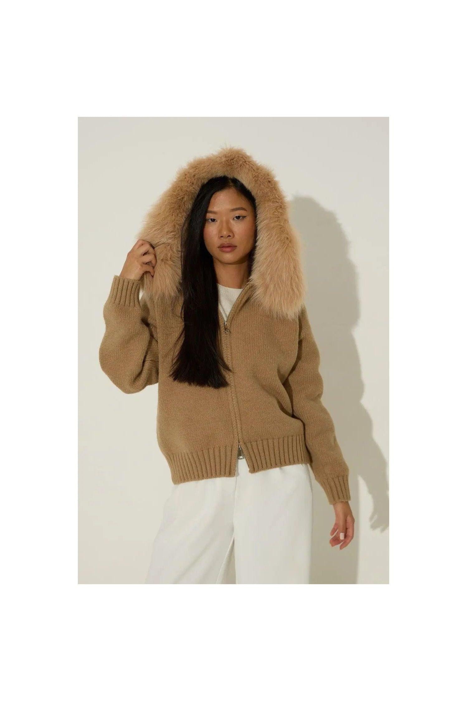 BELAMY – Chaleur Kapuzenpullover mit Fellbesatz.