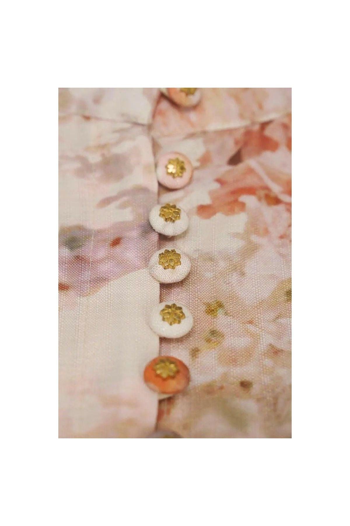 Elegantes Maxikleid mit floralem Print und Puffärmeln.