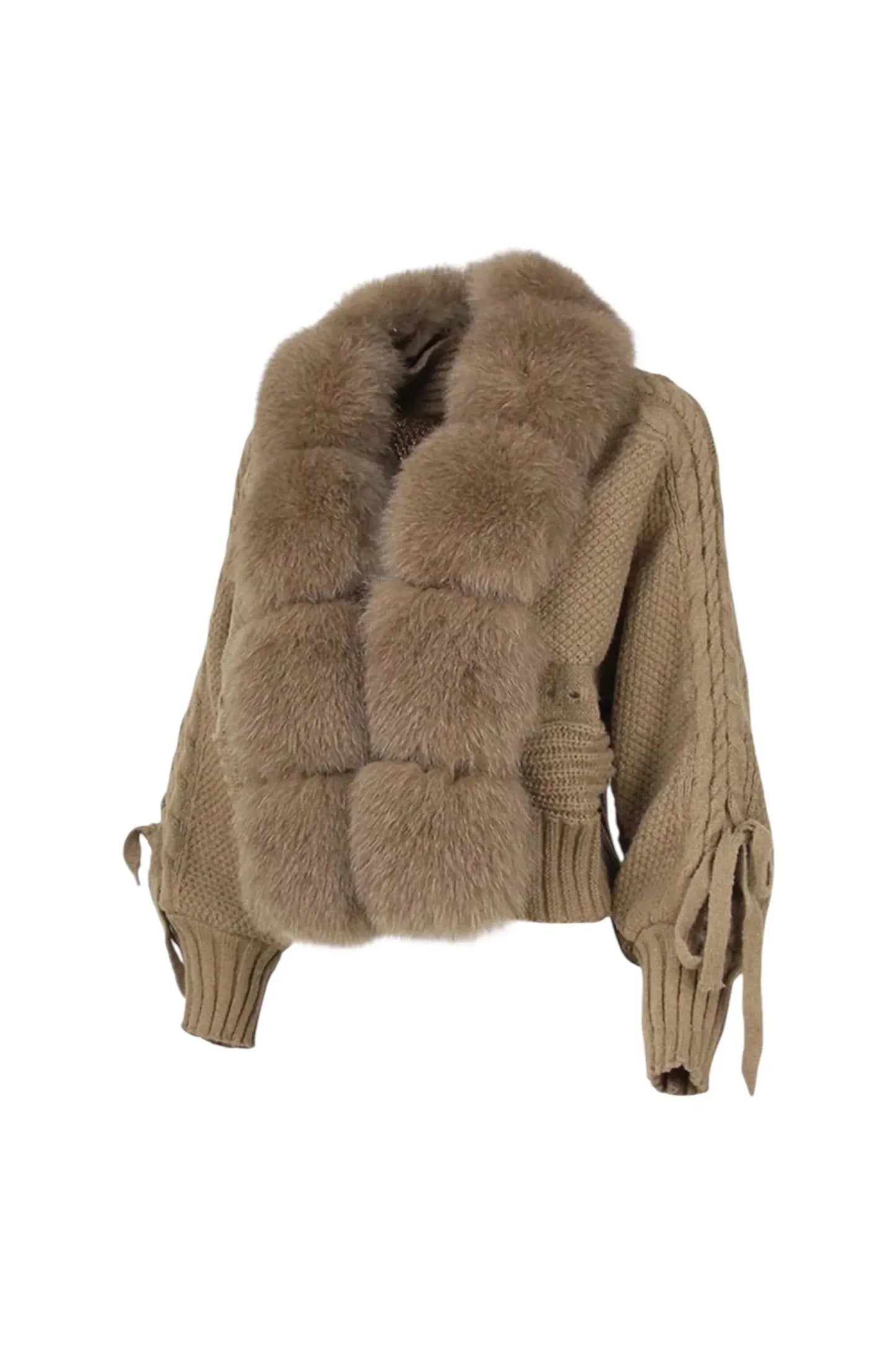 LUMINA – Winter Cardigan mit Kunstpelzkragen.