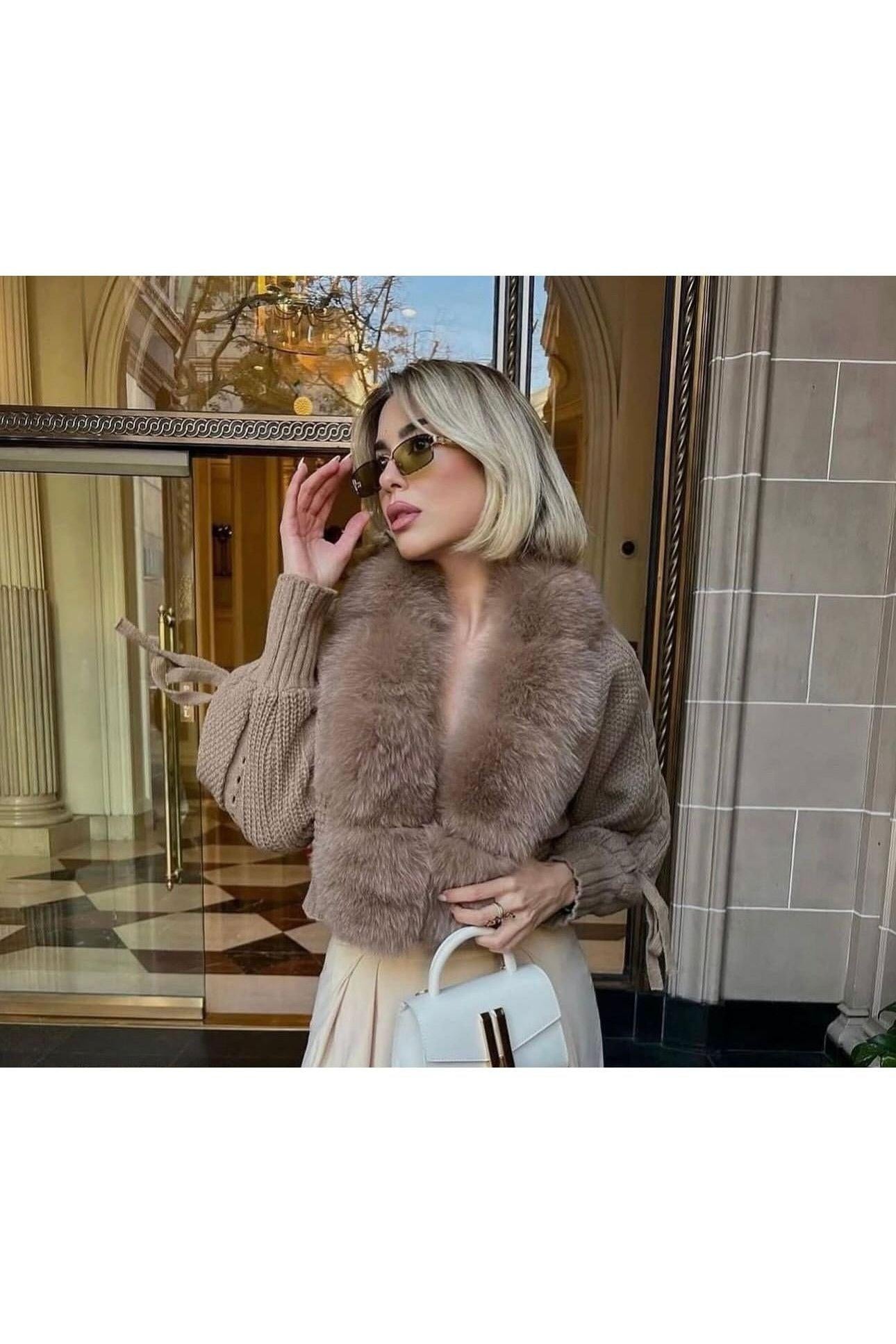 LUMINA – Winter Cardigan mit Kunstpelzkragen.