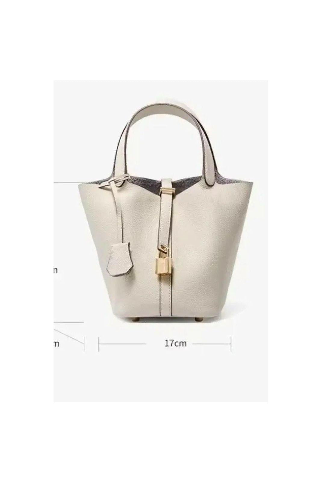 Luxe Bucket Bag mit Schlossdetail.