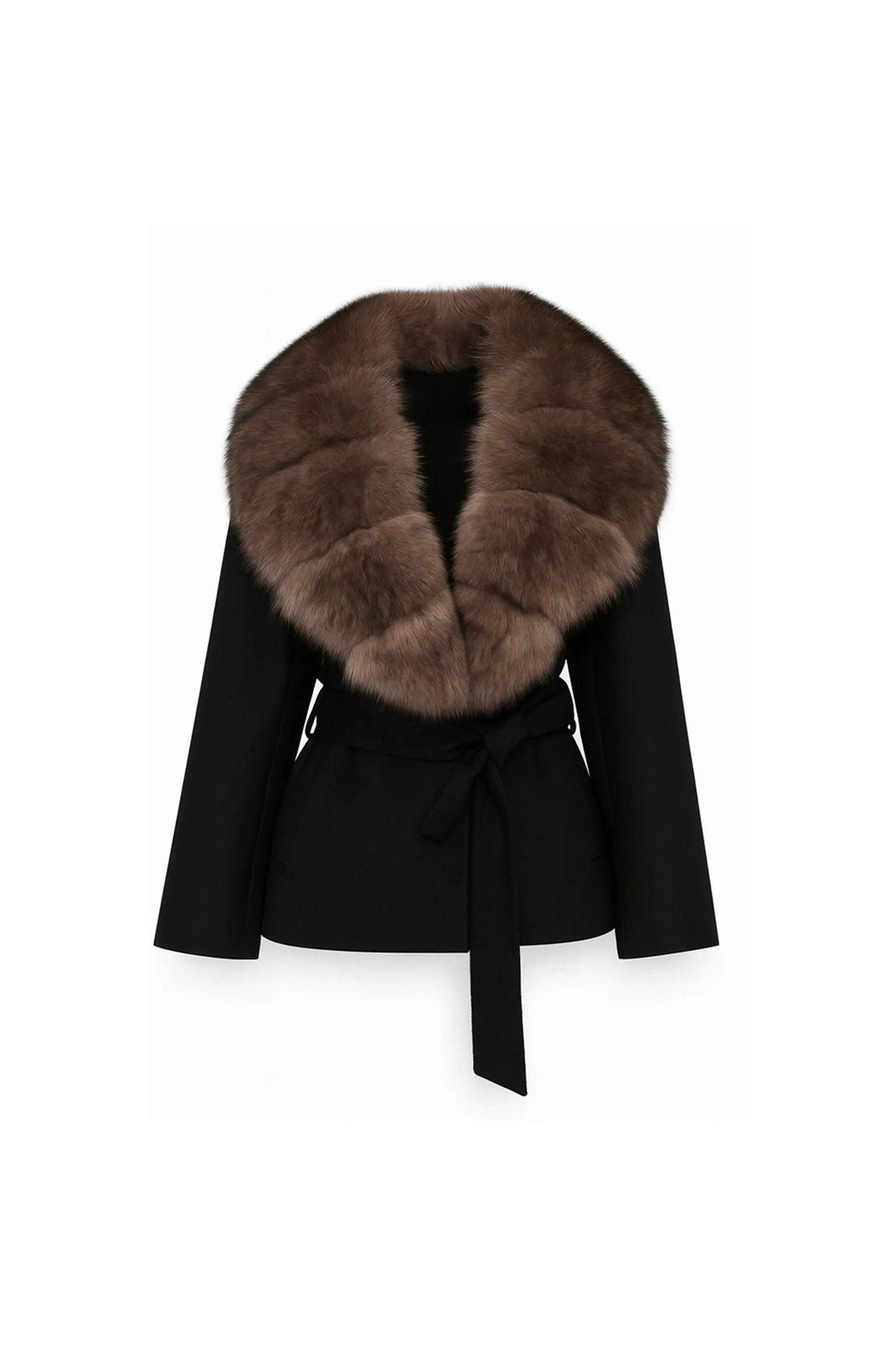 ELISA – Luxuriöse Damenjacke mit Kunstpelzkragen.