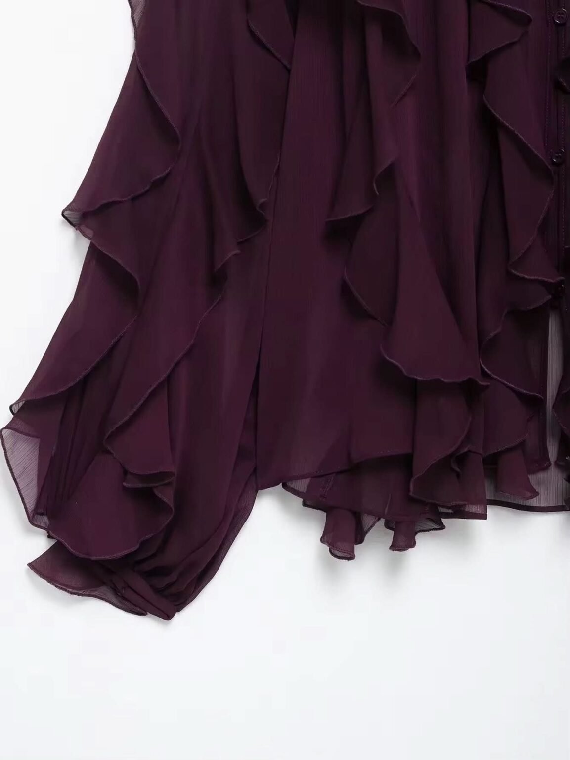 Elegante Chiffon-Bluse mit verspielten Rüschen – Leichtigkeit trifft auf Stil - Besellics