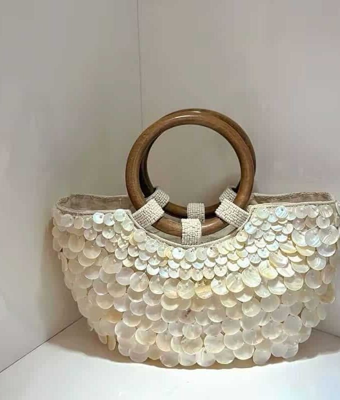 Perfekter Badeanzug für Damen - Muschel bei Besellics
