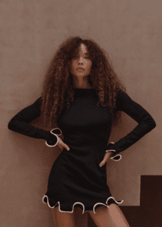 Ruffle Elegance - Besellics