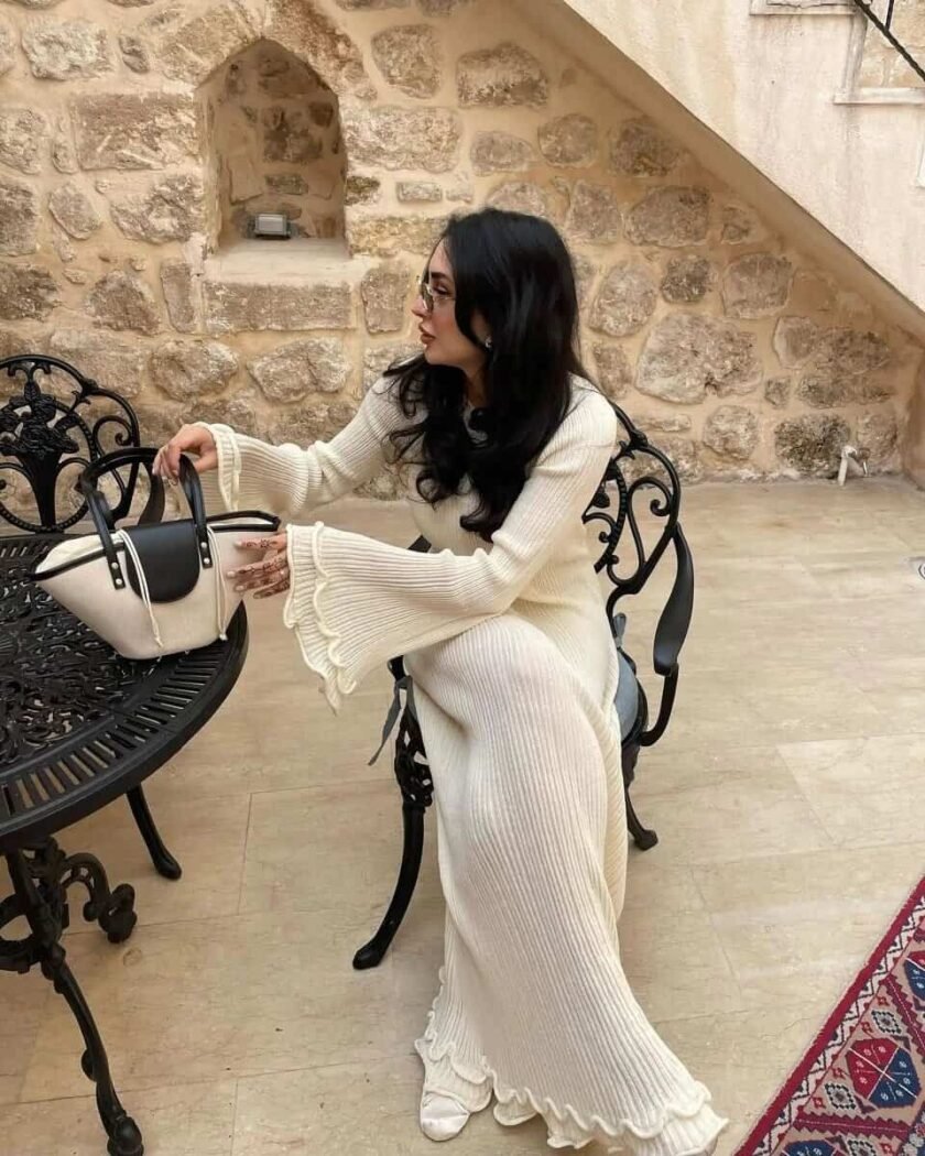 Sophia: Classic Elegance and Chic Style for Every Moment - Besellics
