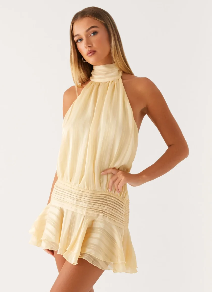 Halterneck Dream Dress – Zeitlose Eleganz mit verspieltem Twist - Image 2