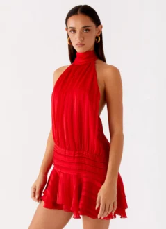 Halterneck Dream Dress – Zeitlose Eleganz mit verspieltem Twist