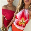 🌺 Halterneck Top mit Lilienprint – Sommerliche Eleganz trifft Farbenpracht