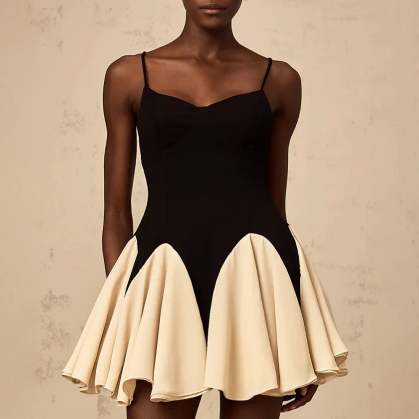 Elegantes Trägerkleid mit ausgestelltem Rock – Modern & Feminin - Image 2