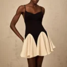 Elegantes Trägerkleid mit ausgestelltem Rock – Modern & Feminin