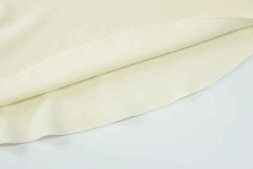 Asymmetrisches Kleid „Elegant Charm“ – Cremeweiß - Image 9