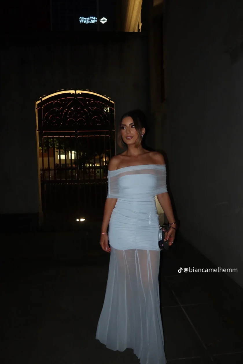 Alessia Off-Shoulder Maxi Kleid – Zeitlose Eleganz mit moderner Raffinesse - Image 9